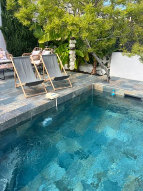 Bord de mer + piscine